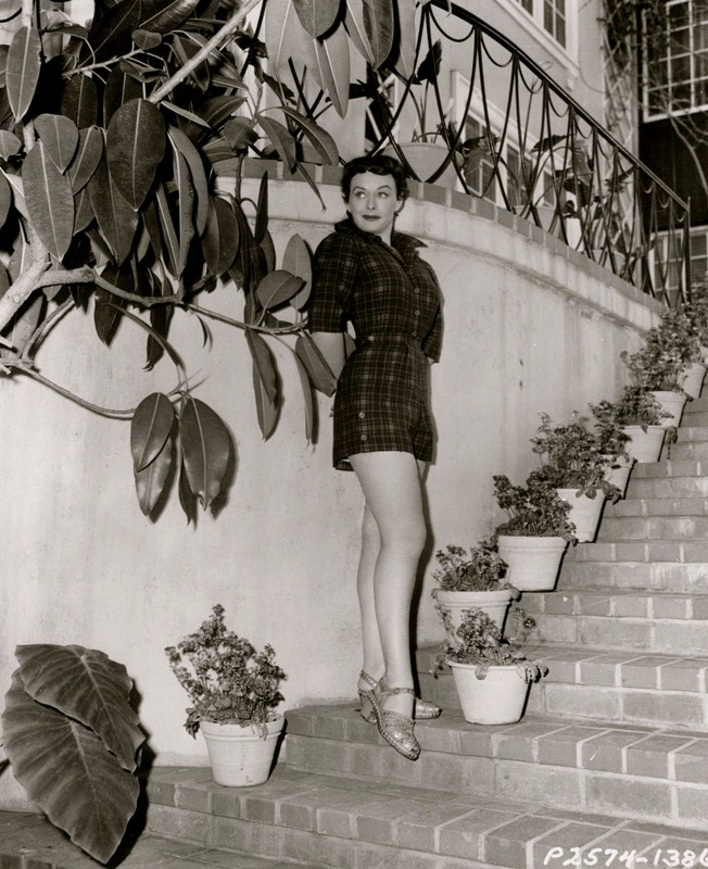 paulette_goddard_md04
