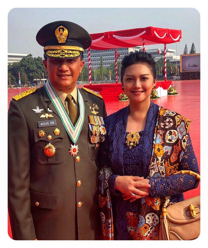 6 Selebritas wanita ini menikah dengan polisi dan tentara