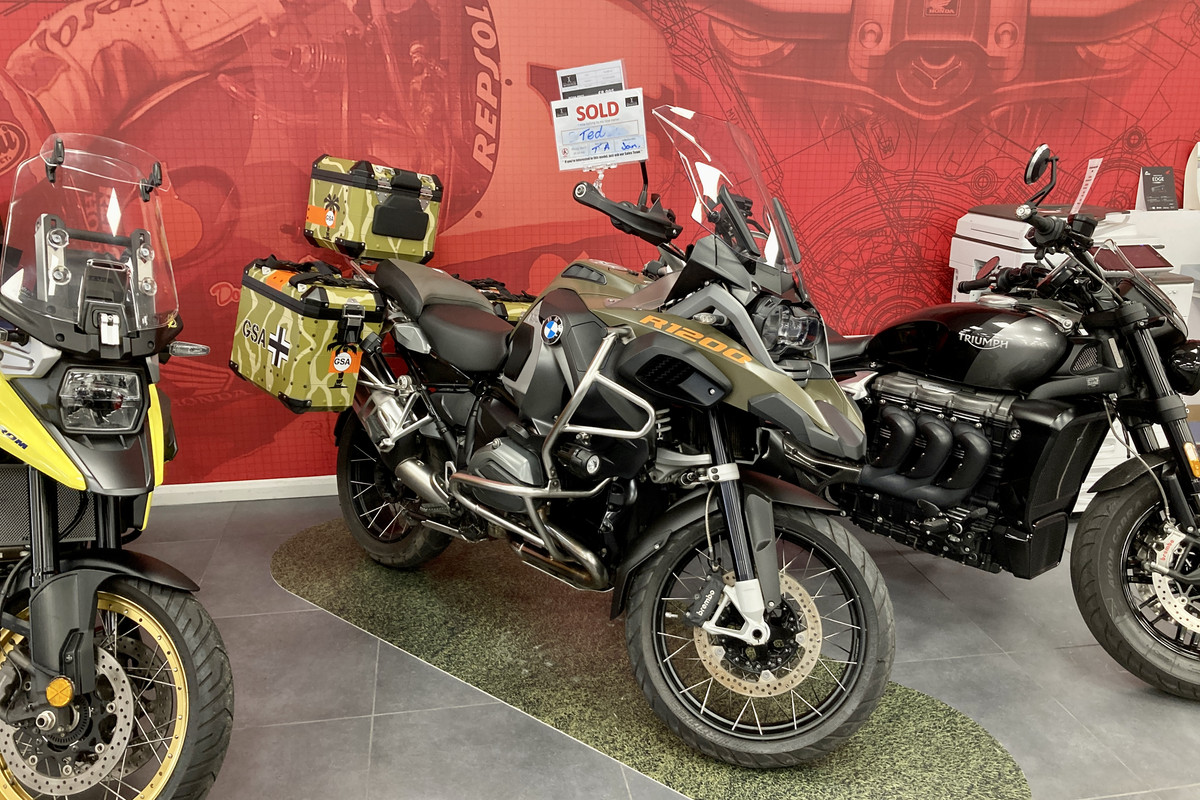 E195801B-8BFB-49C6-A7AC-ED6DBFB1C3B3