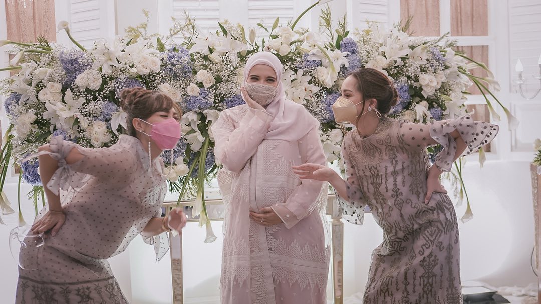Unggahan Zaskia Sungkar