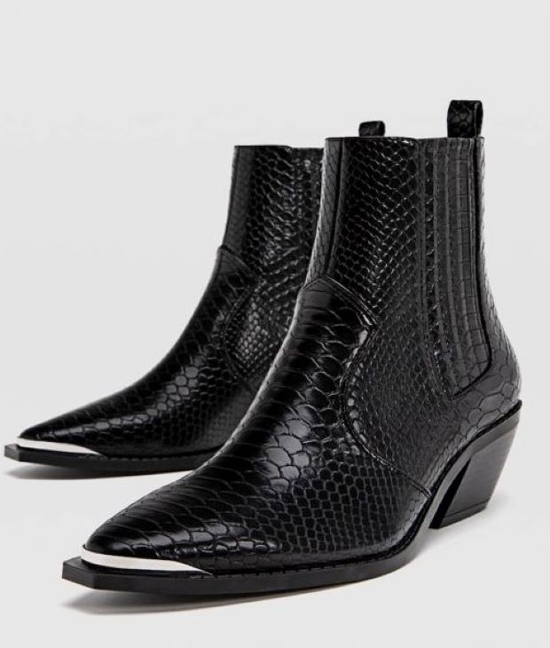 Stradivarius kratke crne kaubojke u kroko dezenu