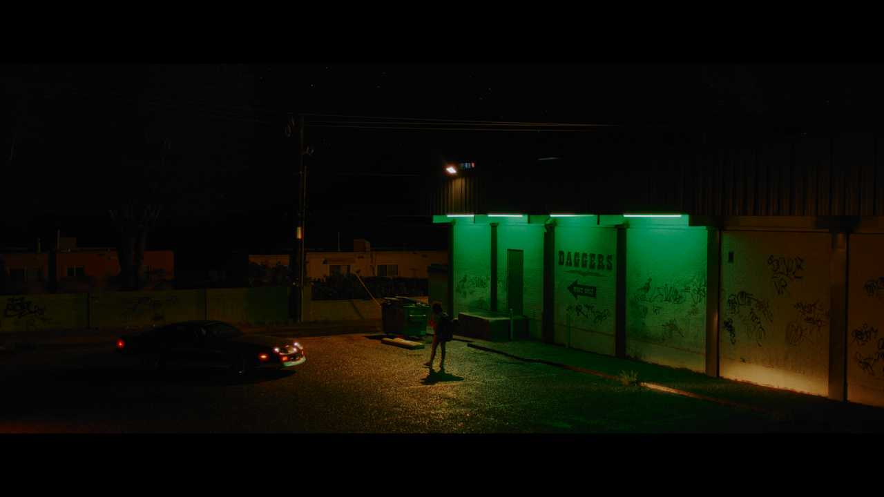 mpv-shot_Love.Lies.Bleeding.2024.2160p.UHD.BDRemux.DV.HDR.HEVC-Нечипорук_00_06_33_0002