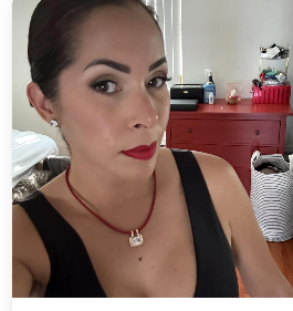 Mia R.