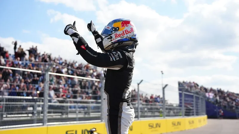 Big Troubles in Little China! | Formula E SHANGHAI E-PRIX! - Racing ...