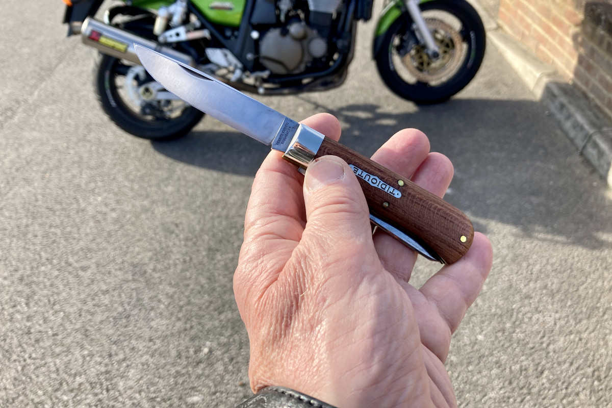 AD4FE780-F3A3-4203-8B6C-9AB28A7F52BB