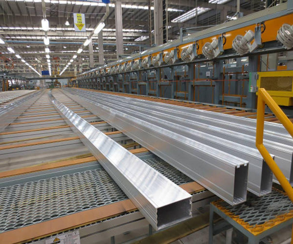 Aluminium round and square tubes stacked