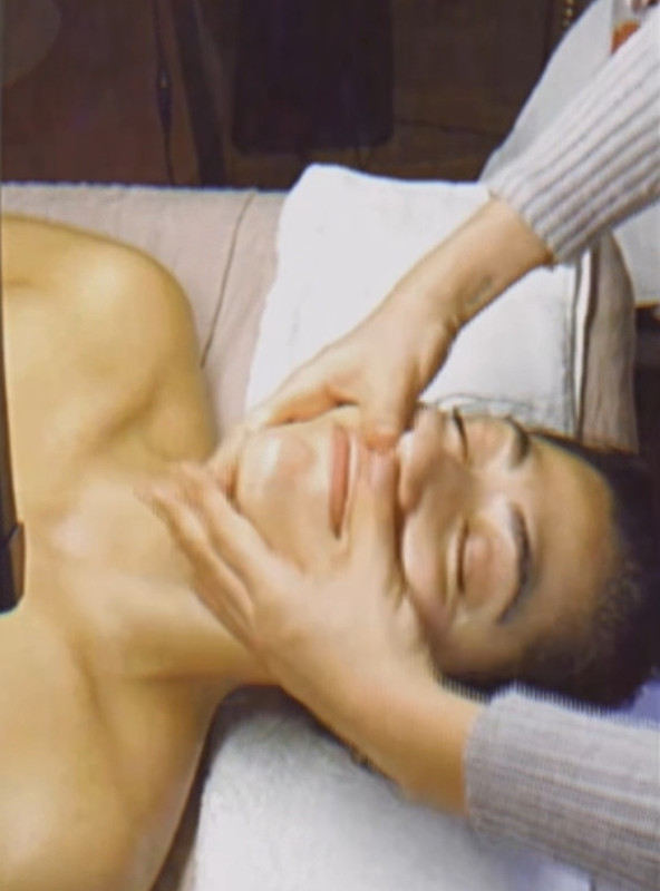 Signature Extraction Facial in SoHo NYC for congestion and clear skin