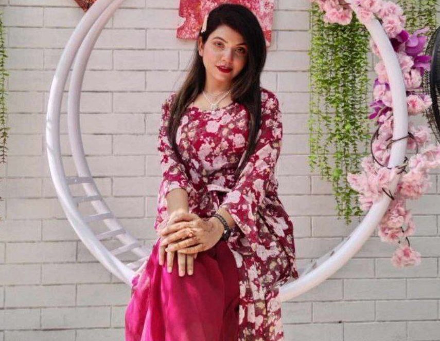 Paki girl Showing her boob exclusive viral video