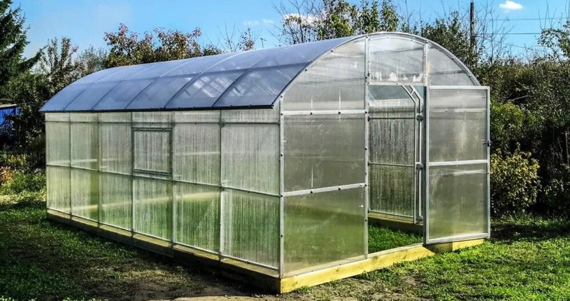 теплица с прямыми стенками. теплица 3х6 поликарбонат прямостенная альянс. теплица прямостенная 40х20 - 3. теплица прямостенная 2м. теплица с прямыми стенками.