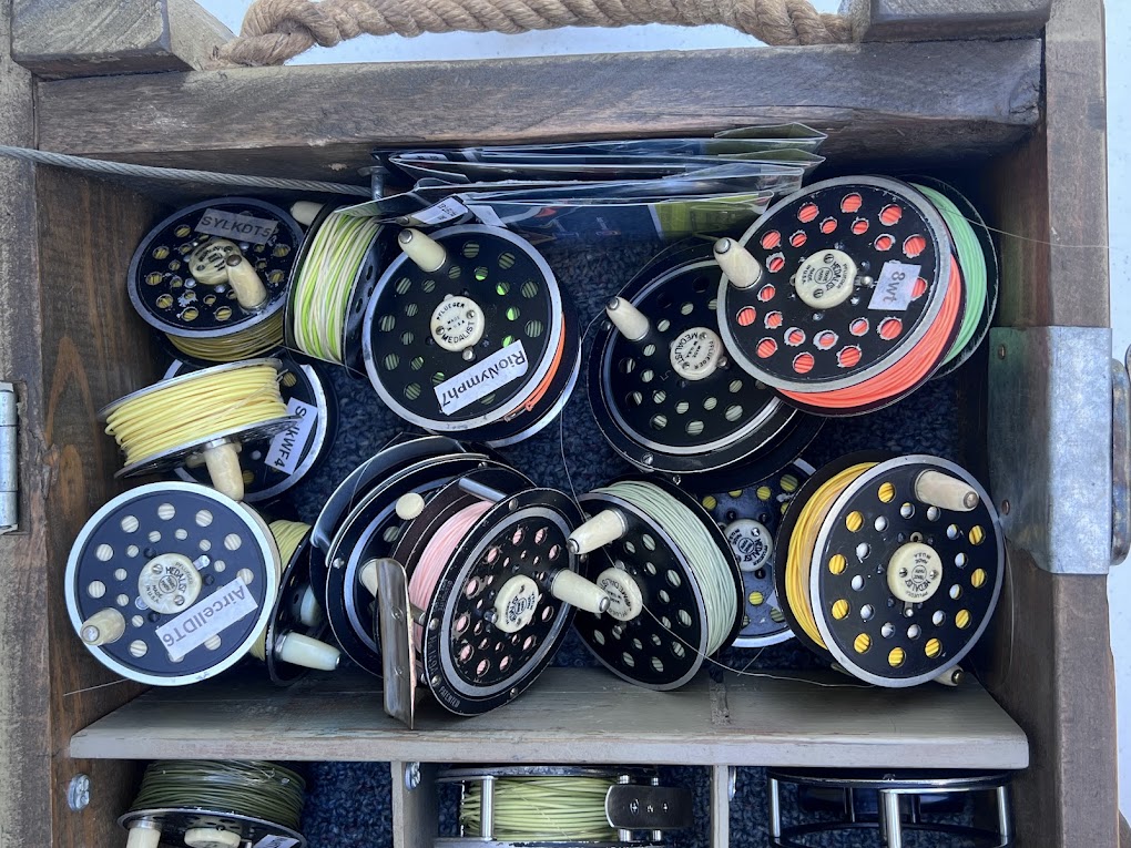 amish outfitters crankbait tackle box Amish Outfitters Double-Sided Crankbait Tackle Box (18 Compartment)