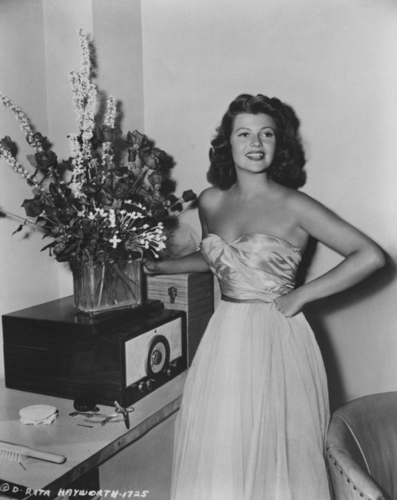 rita_hayworth_d47