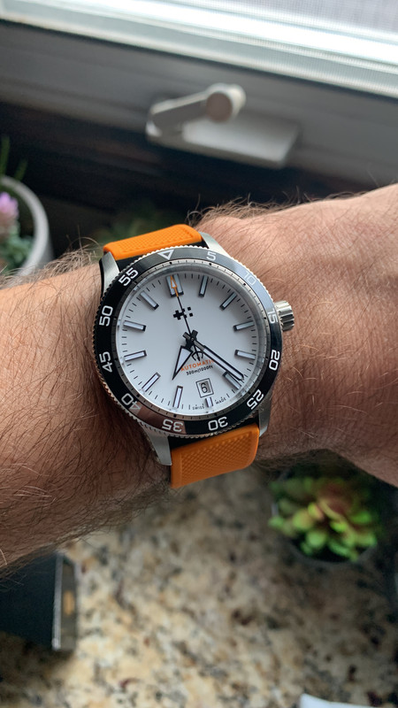 6F8E3DB4-9FA3-48E5-9C84-23745677EBDF