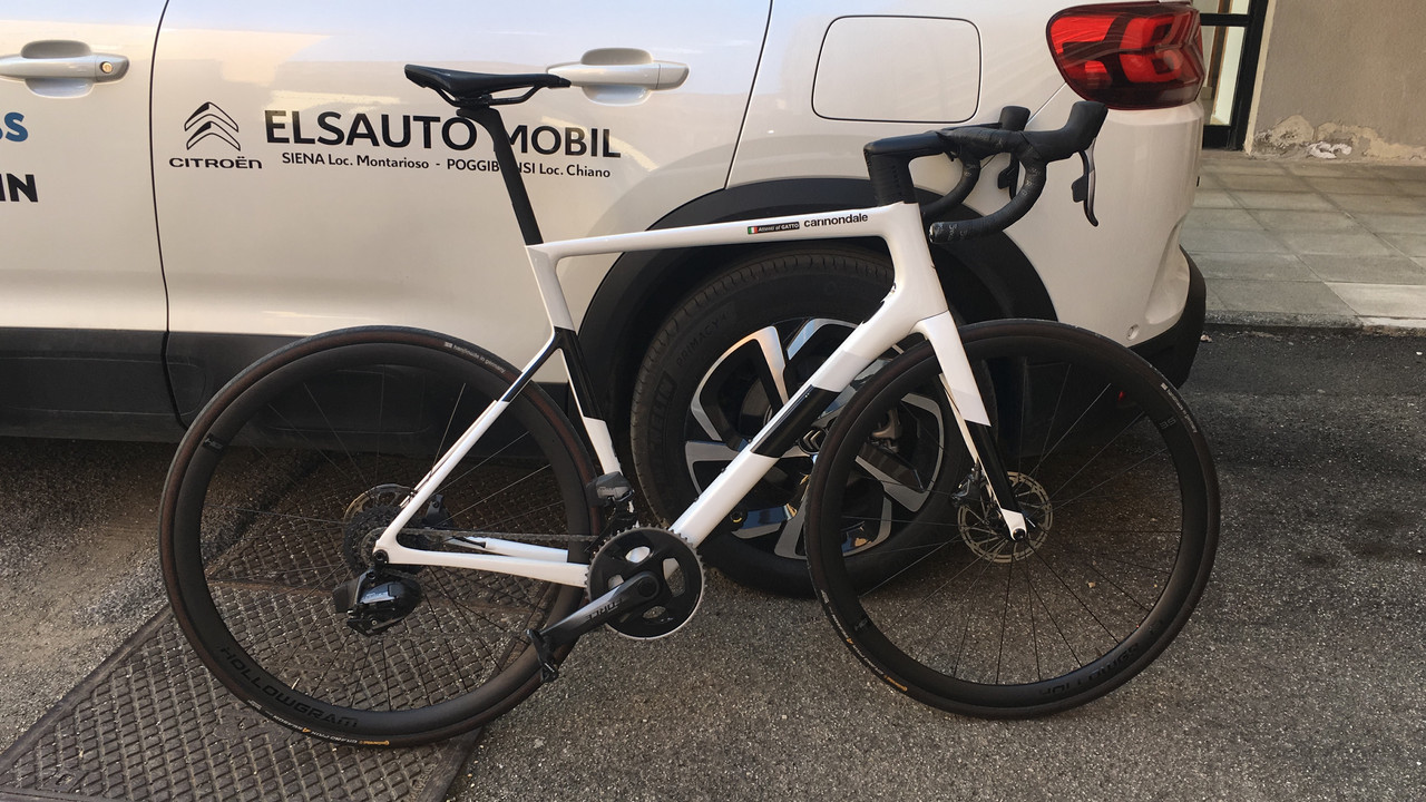 052BA32B-8427-434B-B7B3-24D679A5B7DF