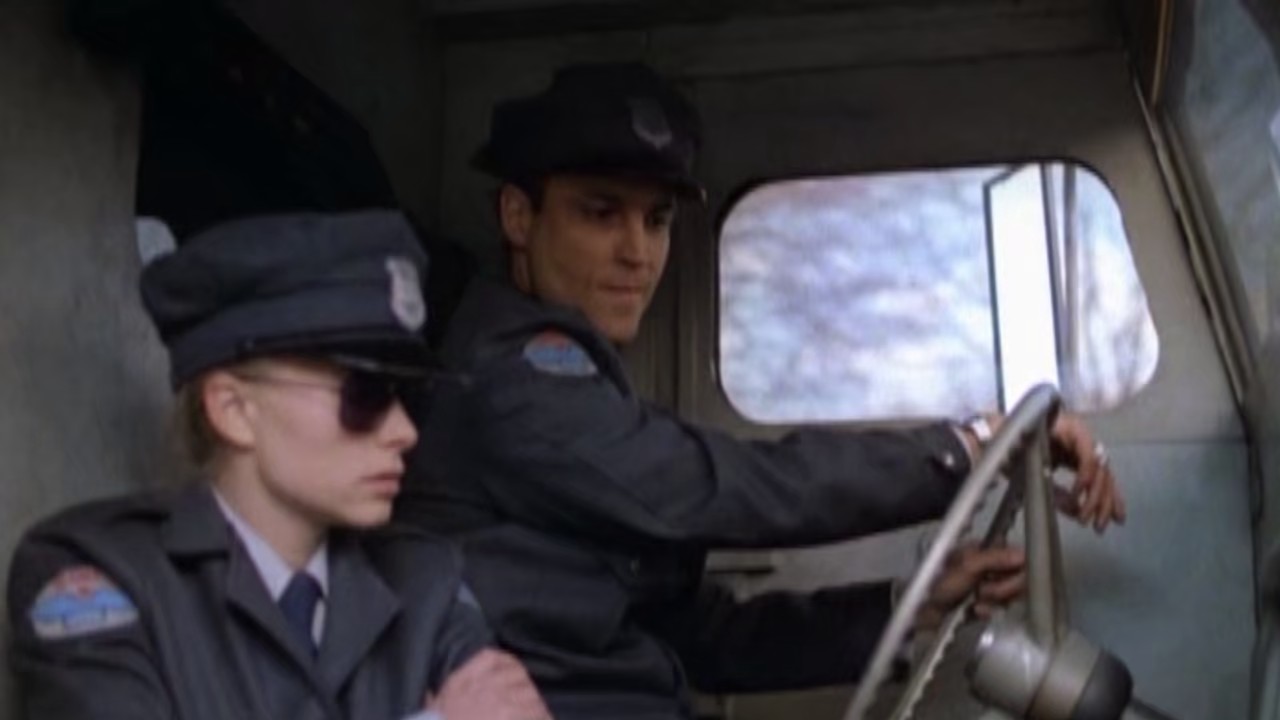 The-Kidnapping-of-the-President-1980-VCD-Hindi-English-720p-10bit-x265-HEVC-DD-2-0-ESub-mkv-0001