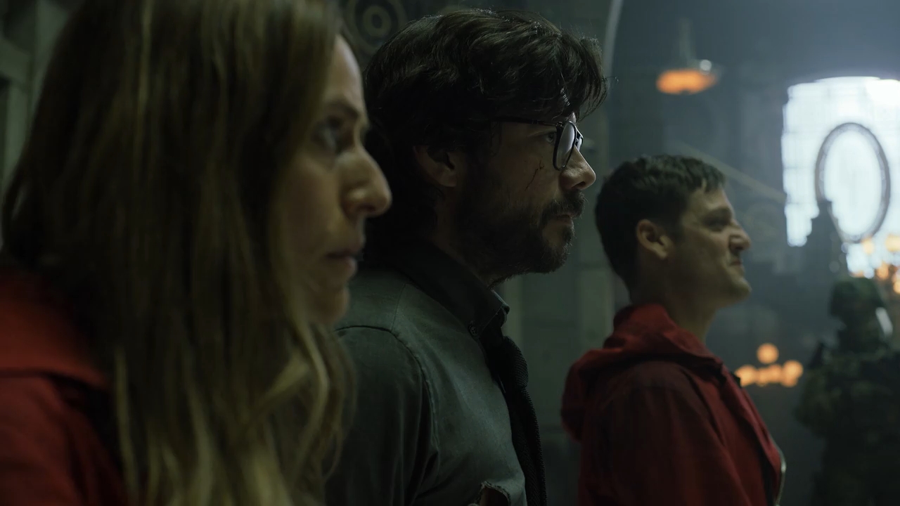 Money Heist 2021 WebRip Season 5 [Hindi + Tamil + Telugu + English] 480p 720p ESub Screenshot