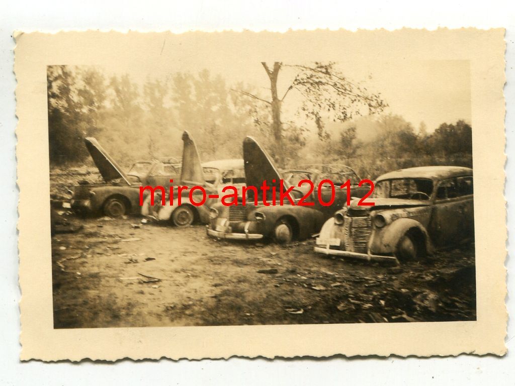 Foto, Panzerregiment 1, zerstörte PKW der Propag