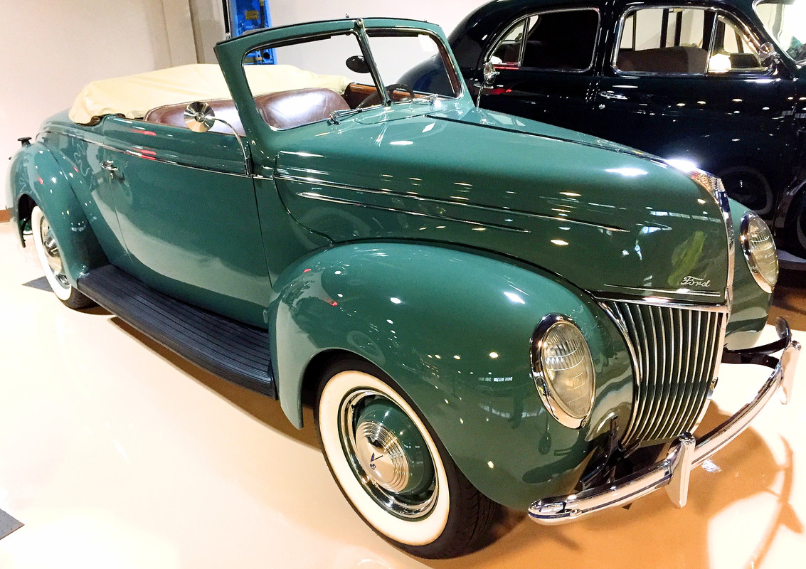 IMAGE: https://i.postimg.cc/43gmBqFZ/Daves-Classic-fordconvertible-2.jpg