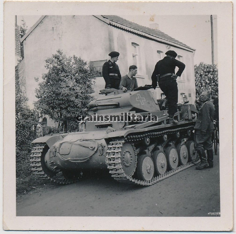 Orig. Foto Panzer II Tank mit Besatzung Panzermä