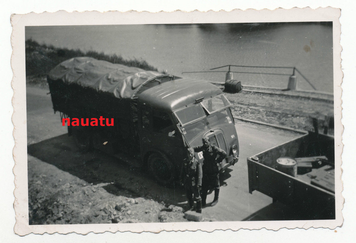 WH Foto französischer Beute Lkw Renault