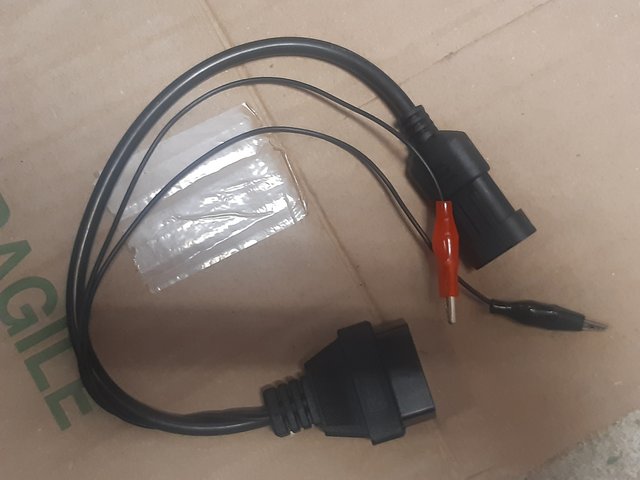 Câble adaptateur pour Boitier lecteur OBDII pour motos EURO4