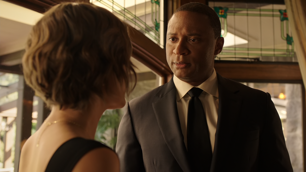 Arrow.S08E03.Leap.of.Faith.1080p.10bit.BluRay.AAC5.1.HEVC-Vyndros.mkv_snapshot_12.33_[2020.05.15_00.