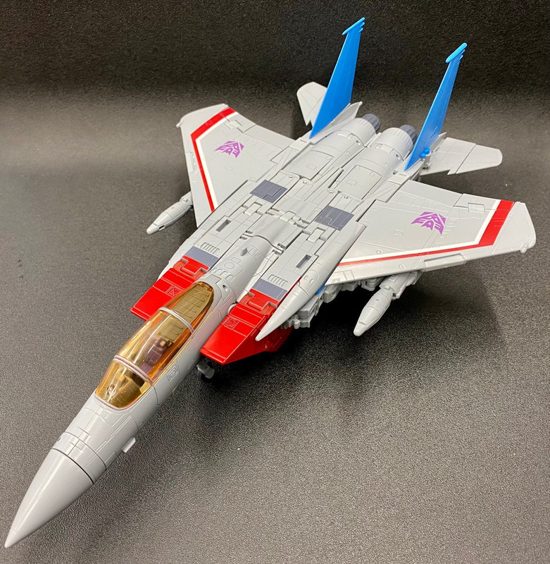 Masterpiece-MP-52-Starscream-In-Hand-Images-03