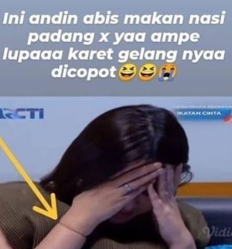 Karet gelang yang dipakai Andin viral