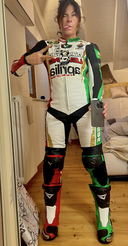 4CCF42C5-00FA-4D94-9873-EB0567A9C8FD