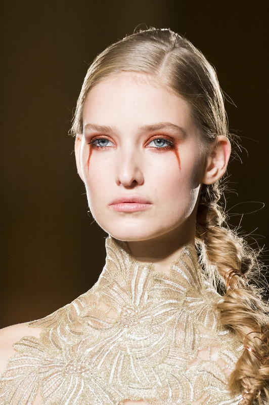 Christian Siriano Fall 2017 Details 2FYSIBIFhR6x