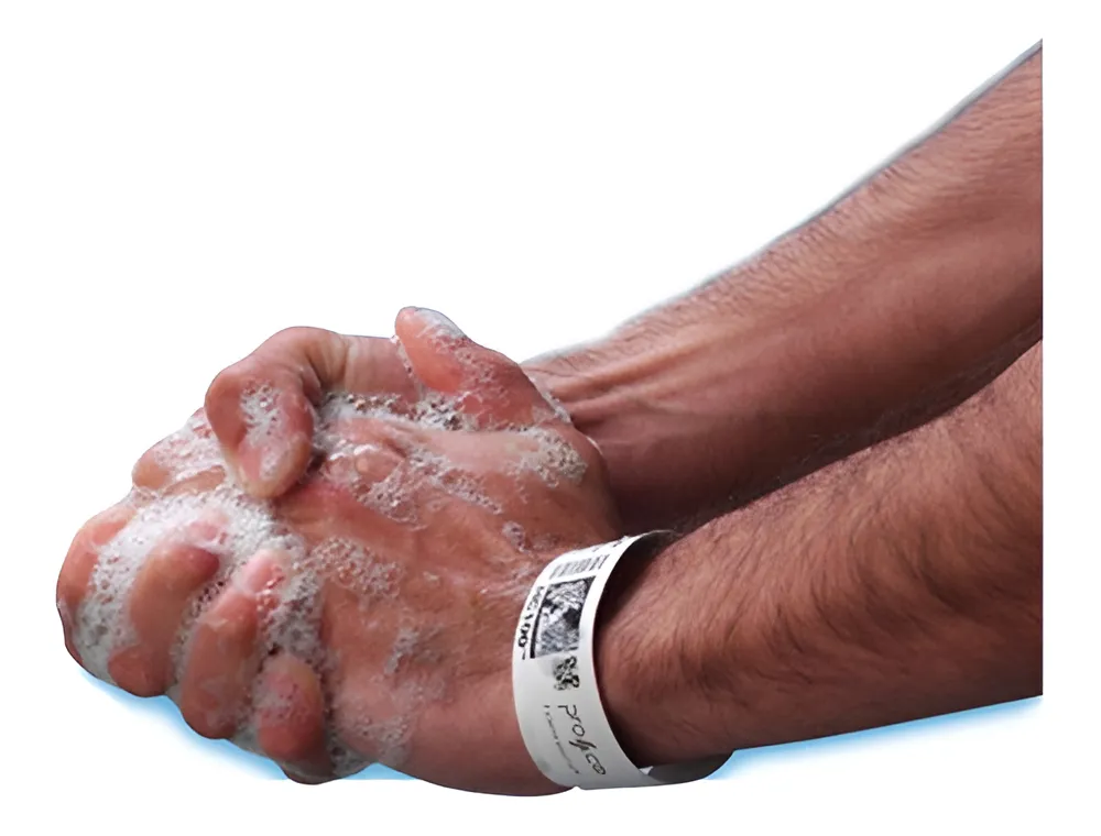 Pulseira Zebra Z-Band sendo utilizada em ambiente hospitalar