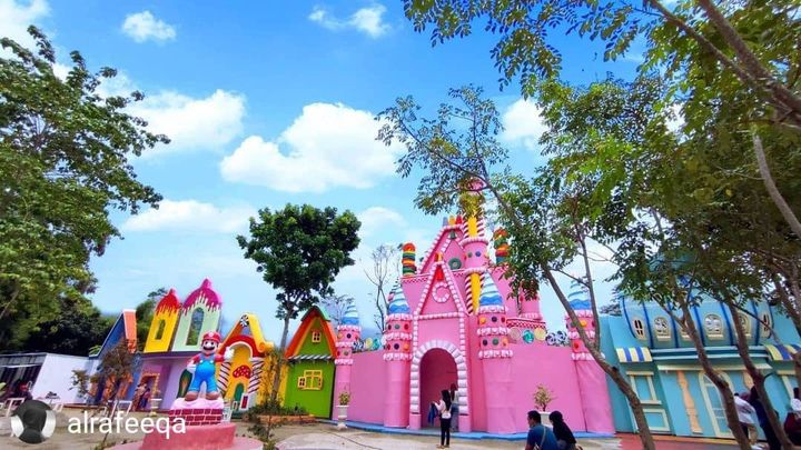 Informasi harga tiket masuk Dunia Candy, pilihan tempat wisata di Kediri untuk liburan keluarga.