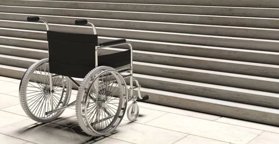 Barriere architettoniche, la Regione sostiene i Comuni che vogliono eliminarle dai luoghi pubblici. Tra i comuni beneficiari anche Castel Bolognese