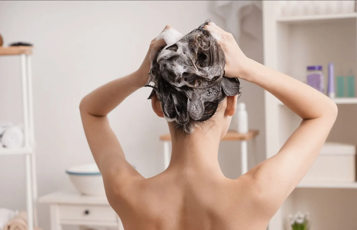 Esto es lo qué pasa si lavas tu cabello con vinagre