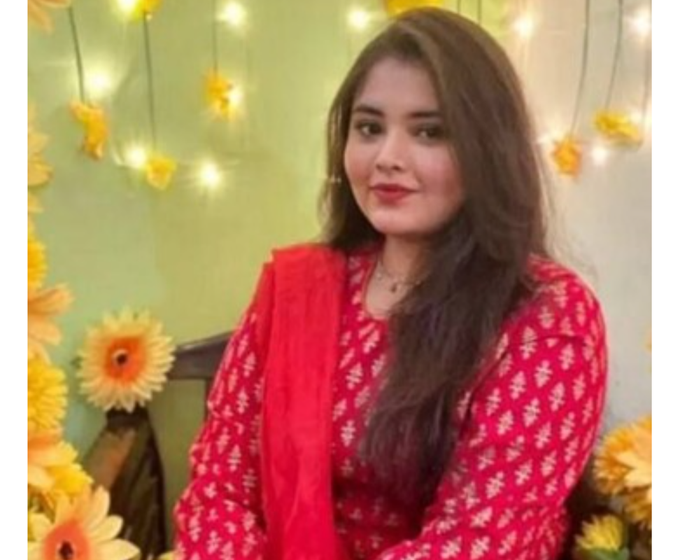 Beautiful Sexy Chubby Gf Showing exclusive viral video
