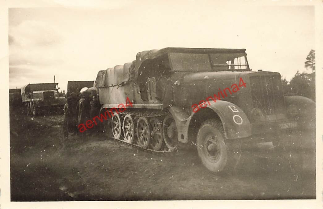 Zugmaschine 12t (Sd Kfz 8) mit franz Haubitze 155C Mga Leningrad Front Ostfront
