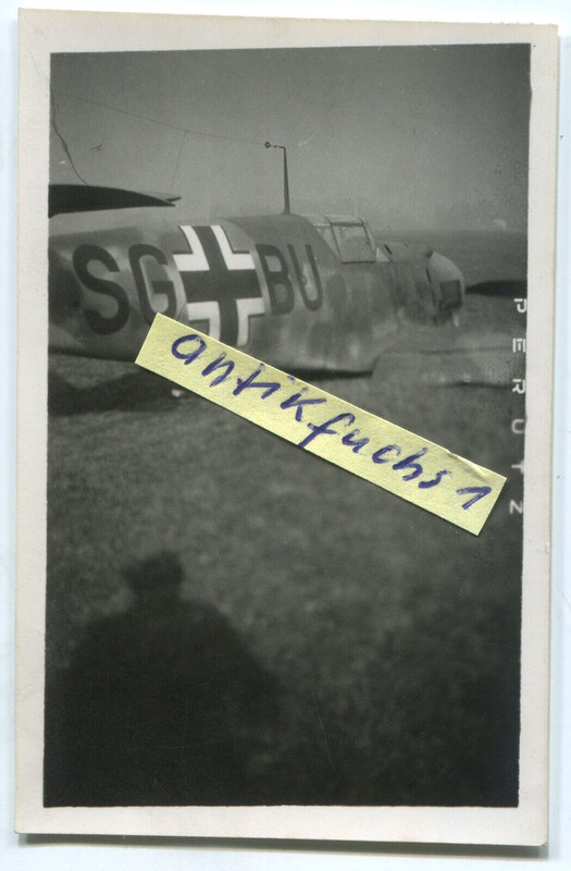 Foto (3)- notgel. Me 109 Jagd-Flugzeug SG   BU von Heinz Humburg vom J.G.26 1943 (1)