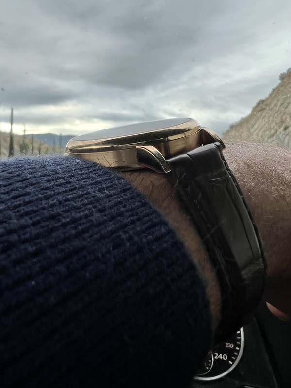 BB968B84-3900-4C42-AFA7-529252945533