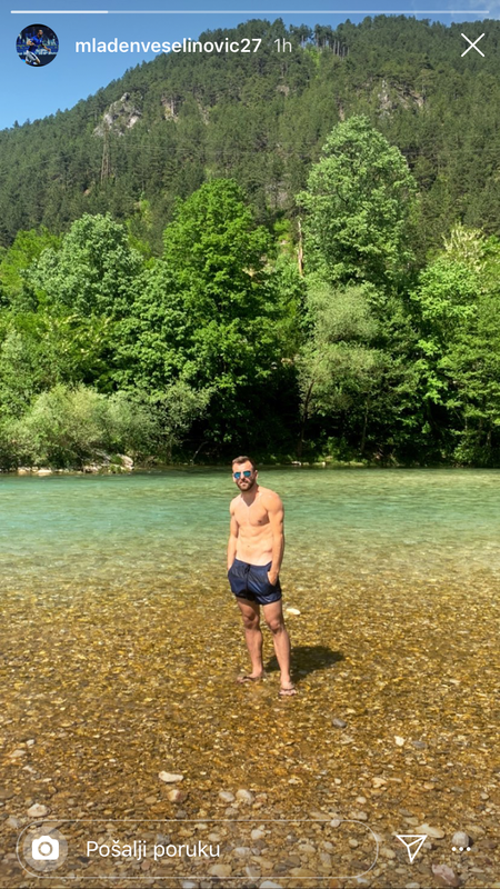 0F73B1CF-C3E3-4714-A957-3E52BAEBC1D3