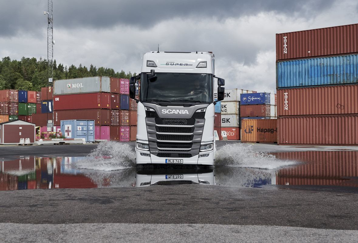 Scania-500-S-002.jpg