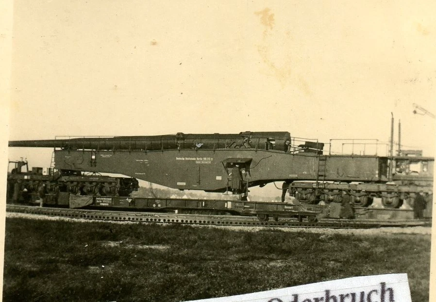 A2 Foto WH 28 cm Kanone K5 Eisenbahngeschütz Bruno auf Vögele Drehscheiben