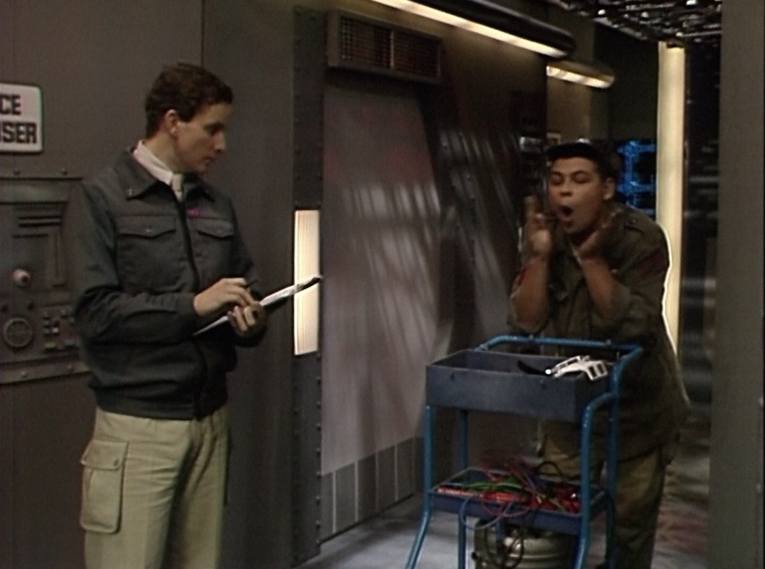 Red.Dwarf.S01E01.The.End.1080p.FLAC.2.0.AVC.REMUX-FraMeSToR[SS]3