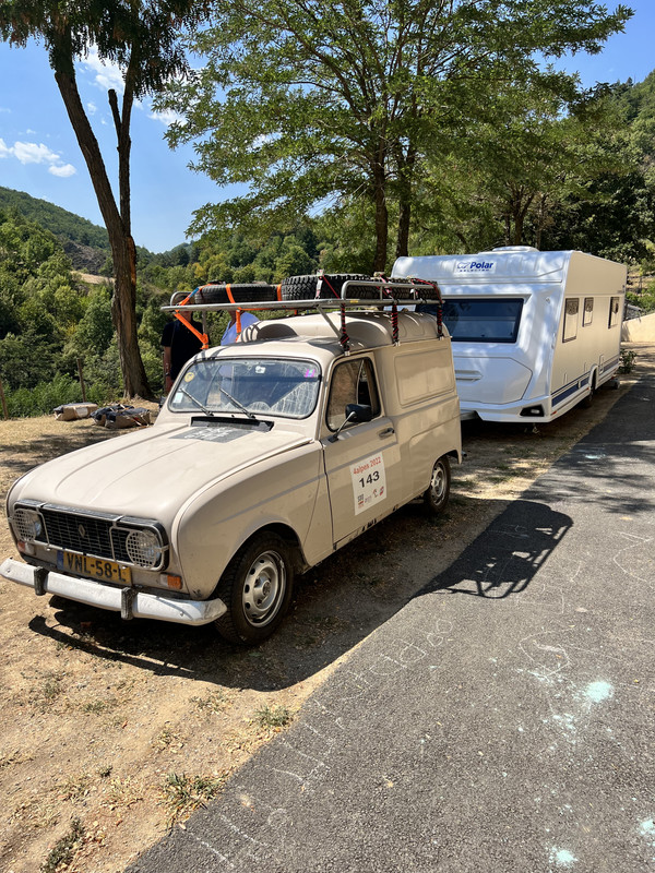 EC93B9CF-296F-46A1-B095-6BDF3A09F230