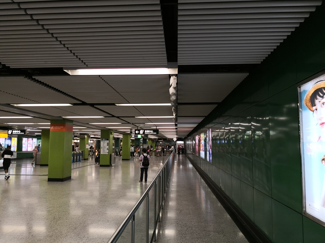 [Image: hkairport003.jpg]