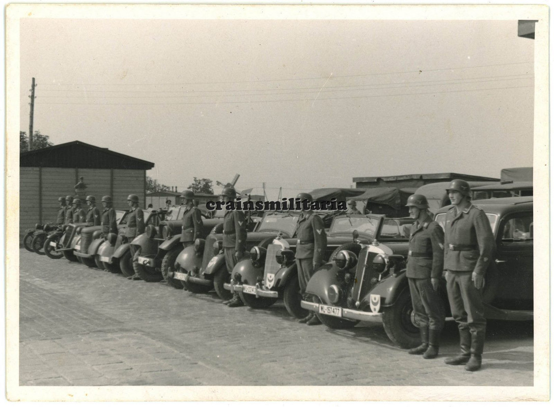 Orig. Foto Luftwaffe Pkw Auto-Union Horch Cabrio Mercedes-Benz m. Wappen Mühle