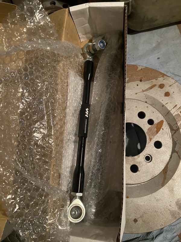 F3B0E4B7-4BA2-4E19-B597-222CE8077053