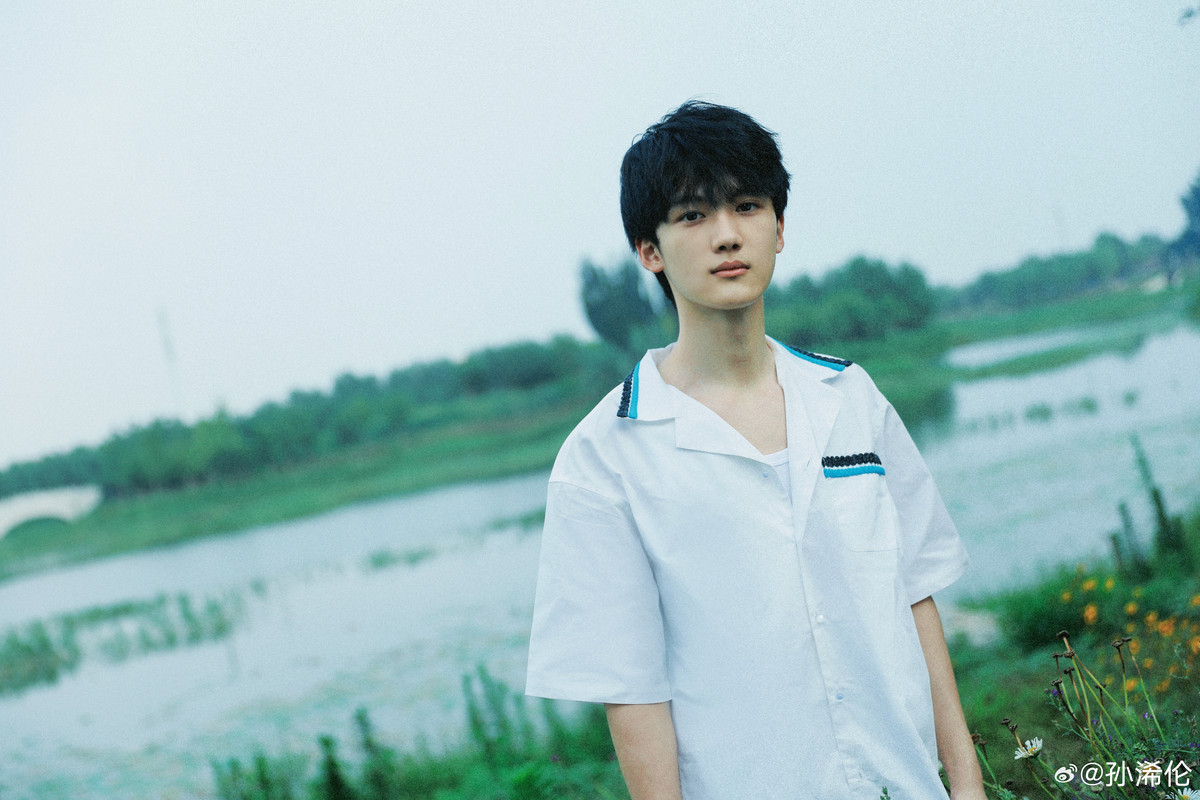 0060OJ29ly1hroy9tmswcj356o3gg1l7