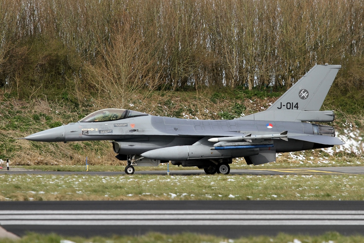 184_F-16AM_KLu_J-014_312 sq