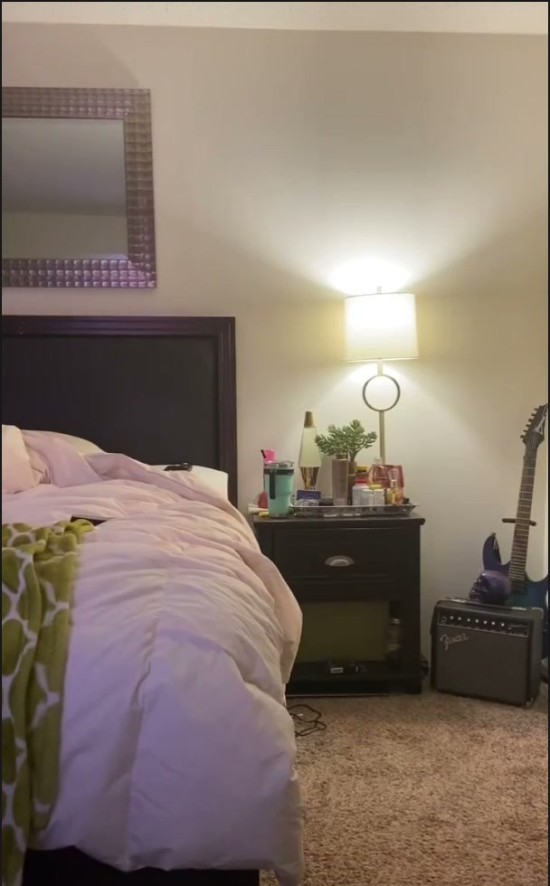 [Image: Voyeur37585124442.jpg]