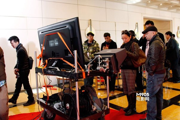 FmDLdQyauUM_1383758255