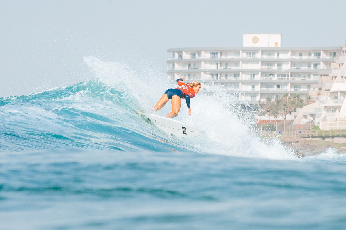 SURFING402GIRLWATCHING Tessa Thyssen